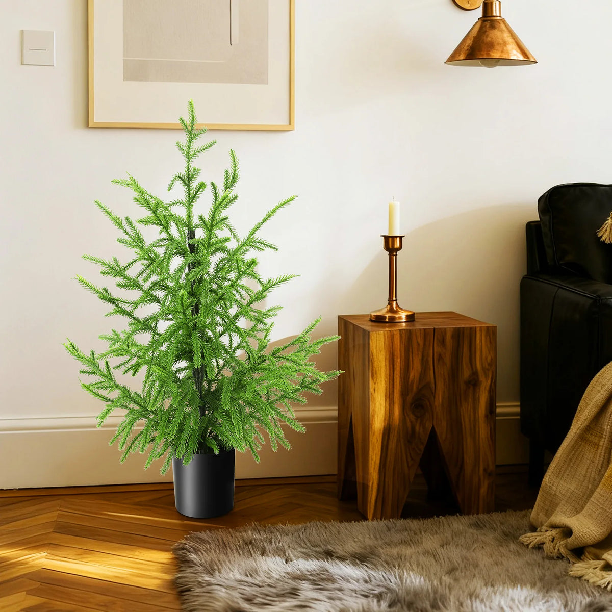 The 60 cm potted tree appears in an interior scene.